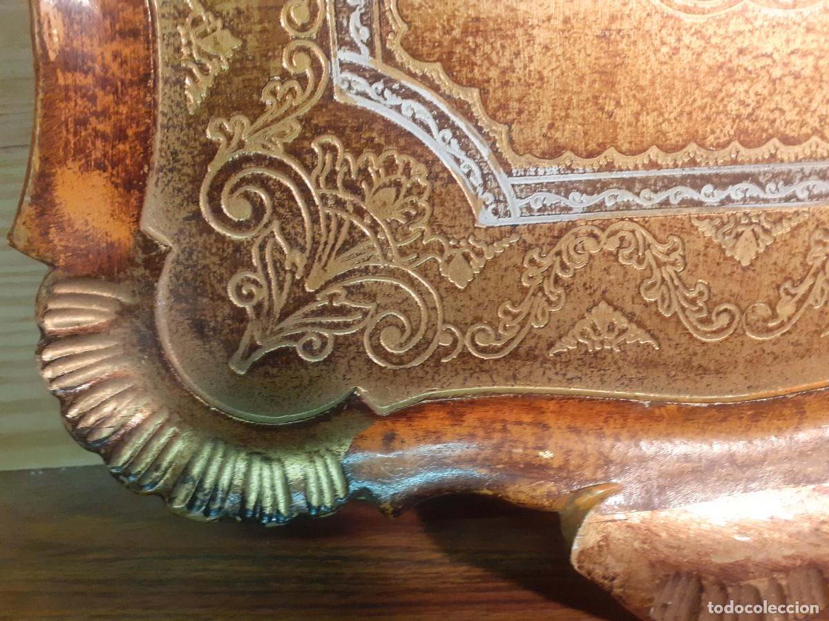 Antig&uuml;edades: Bandeja de madera policromada - Foto 2