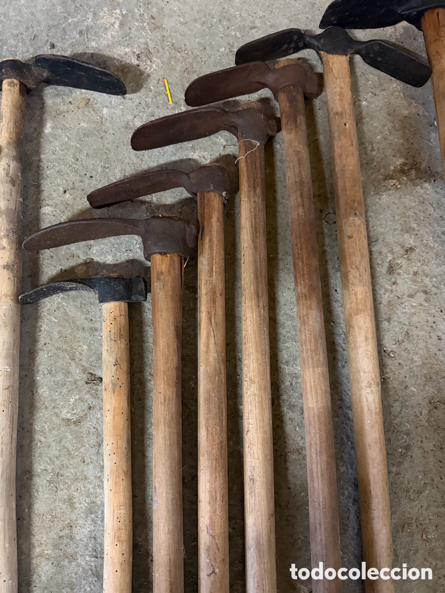 Antig&uuml;edades: Lote 10 azadas antiguas madera - Foto 2