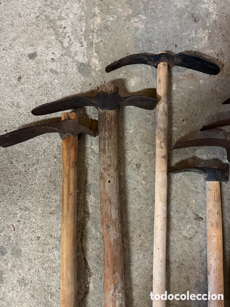 Antig&uuml;edades: Lote 10 azadas antiguas madera - Foto 3