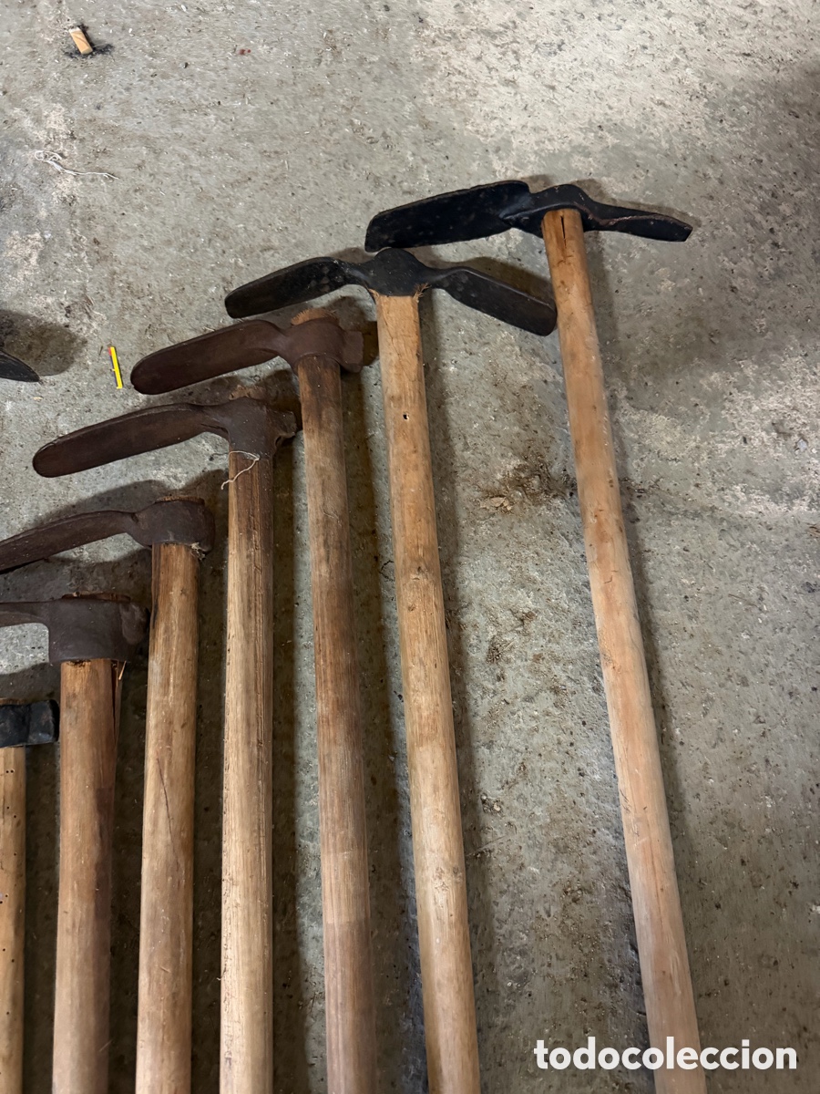 Antig&uuml;edades: Lote 10 azadas antiguas madera - Foto 1
