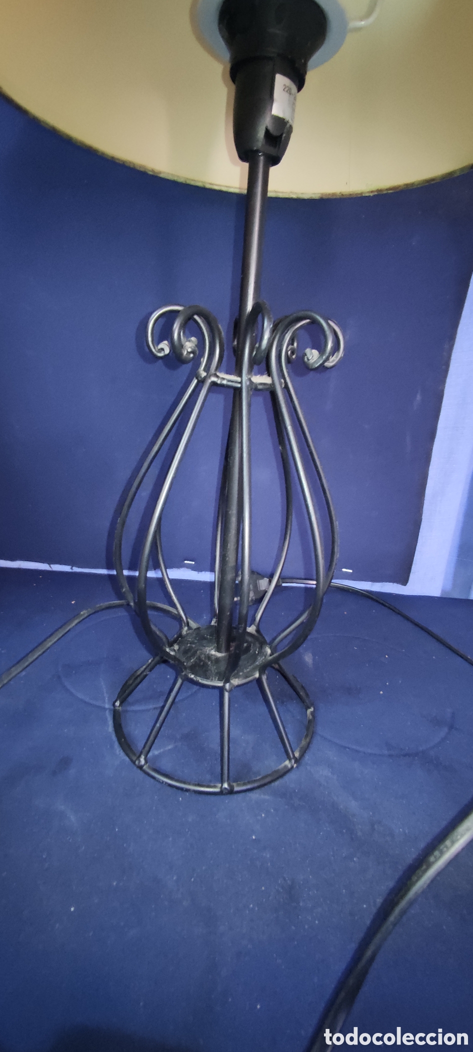 Antig&uuml;edades: Lampara de mesa de firja - Foto 3