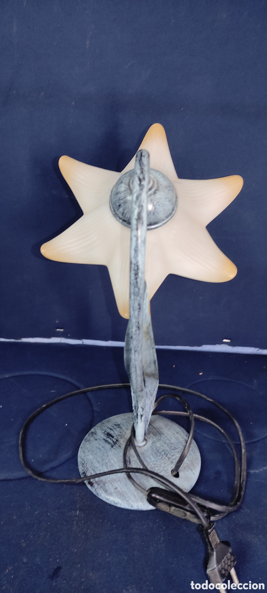 Antig&uuml;edades: Lampara de mesa flor - Foto 3
