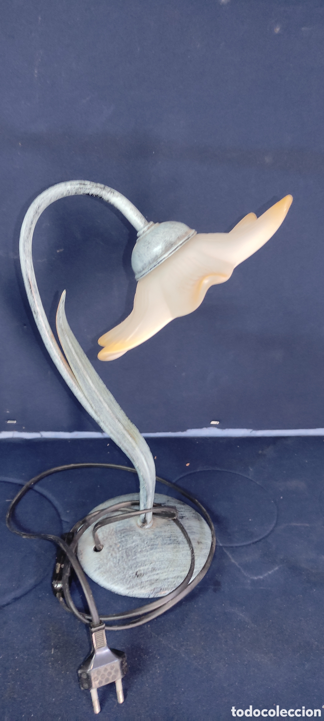 Antig&uuml;edades: Lampara de mesa flor - Foto 6