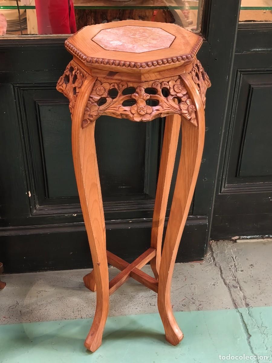 Antig&uuml;edades: Peana macetero de madera con base de m&aacute;rmol. - Foto 1
