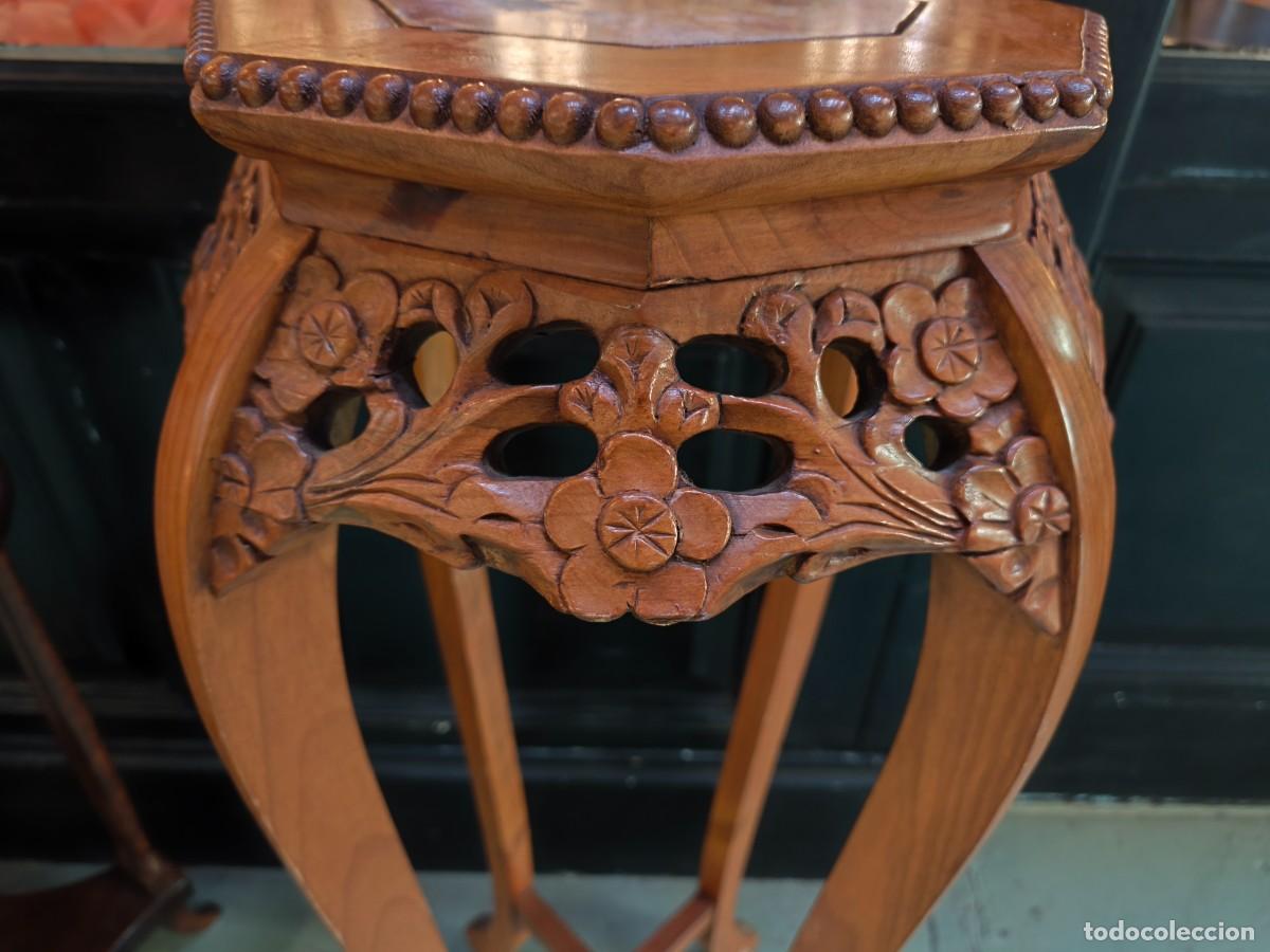 Antig&uuml;edades: Peana macetero de madera con base de m&aacute;rmol. - Foto 3