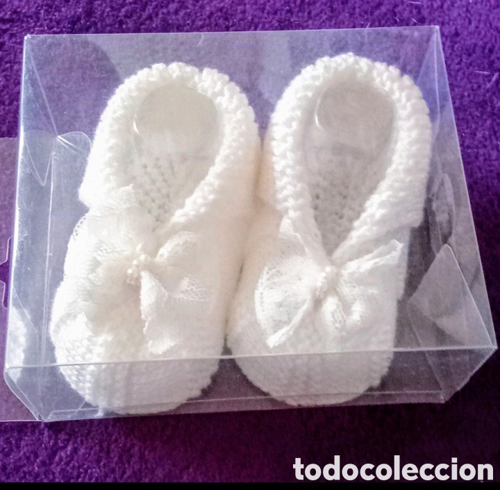 Antig&uuml;edades: 2 pares patucos ganchillo - Foto 2