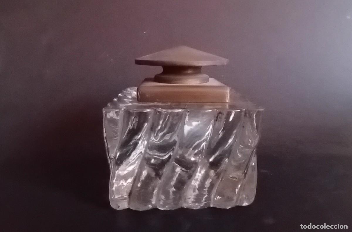 Antig&uuml;edades: Tintero de cristal y laton. - Foto 1