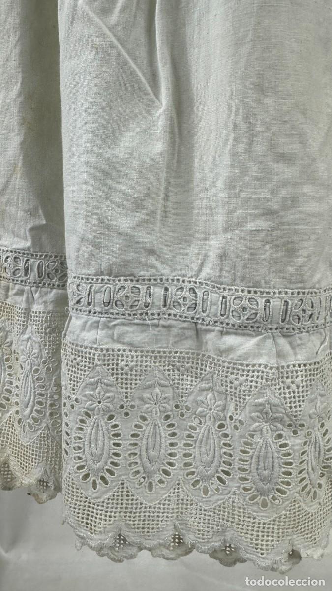 Antig&uuml;edades: Antiguo camis&oacute;n bordado - Foto 1