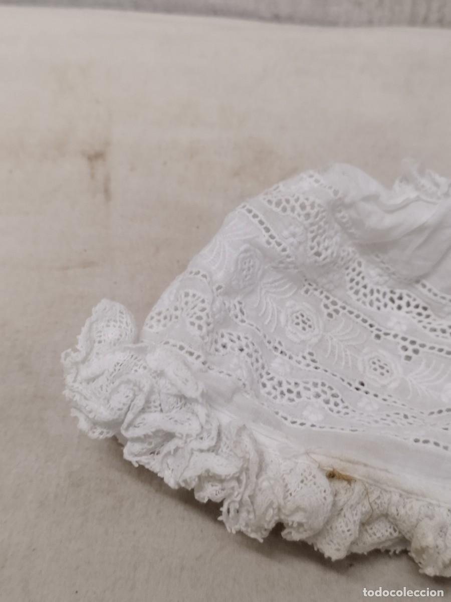 Antig&uuml;edades: Antiguo gorro de dormir de color blanco, para bebe. - Foto 2