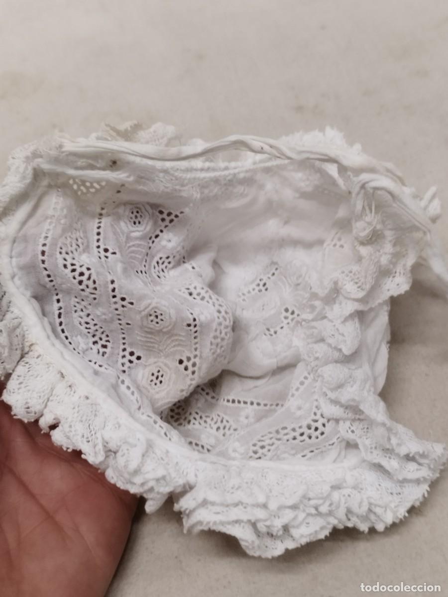 Antig&uuml;edades: Antiguo gorro de dormir de color blanco, para bebe. - Foto 5