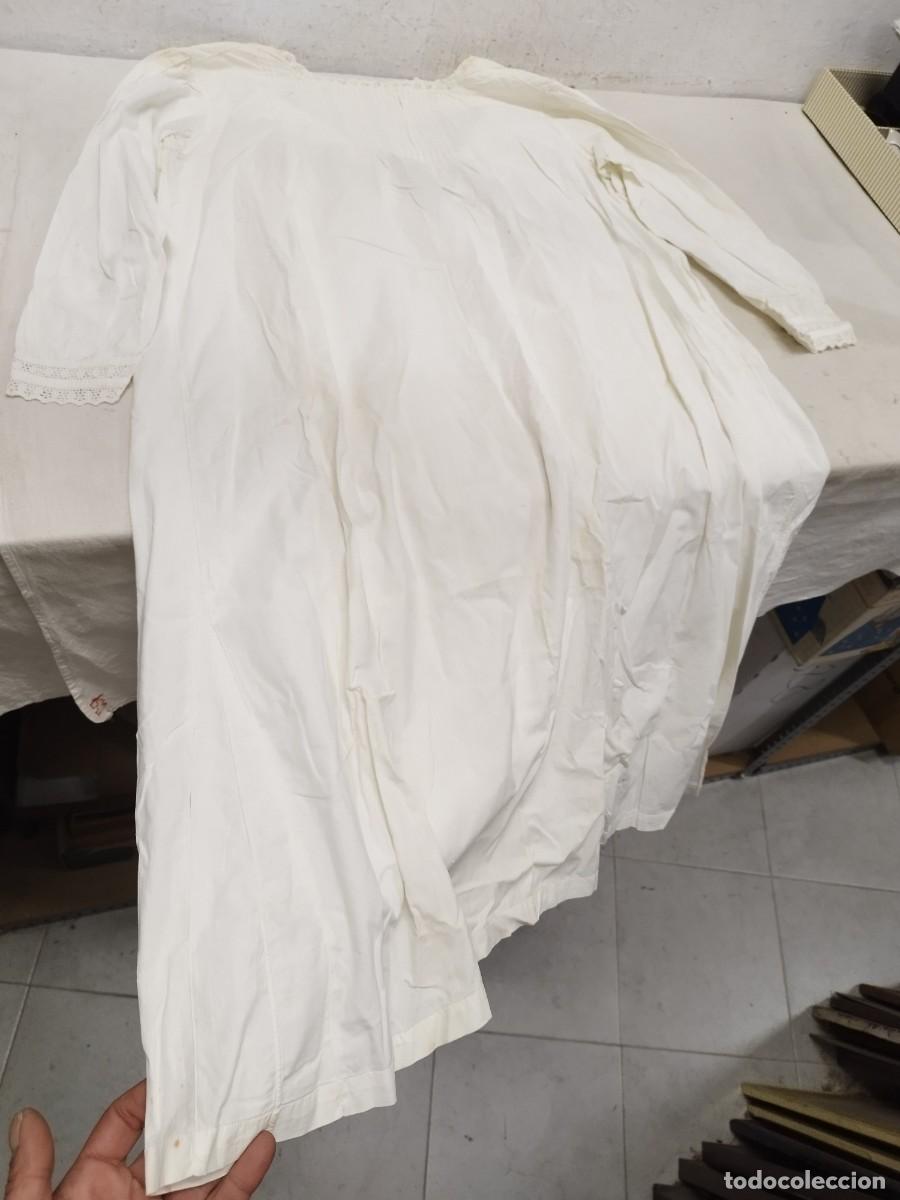 Antig&uuml;edades: Antiguo camison de mujer de color blanco. - Foto 1