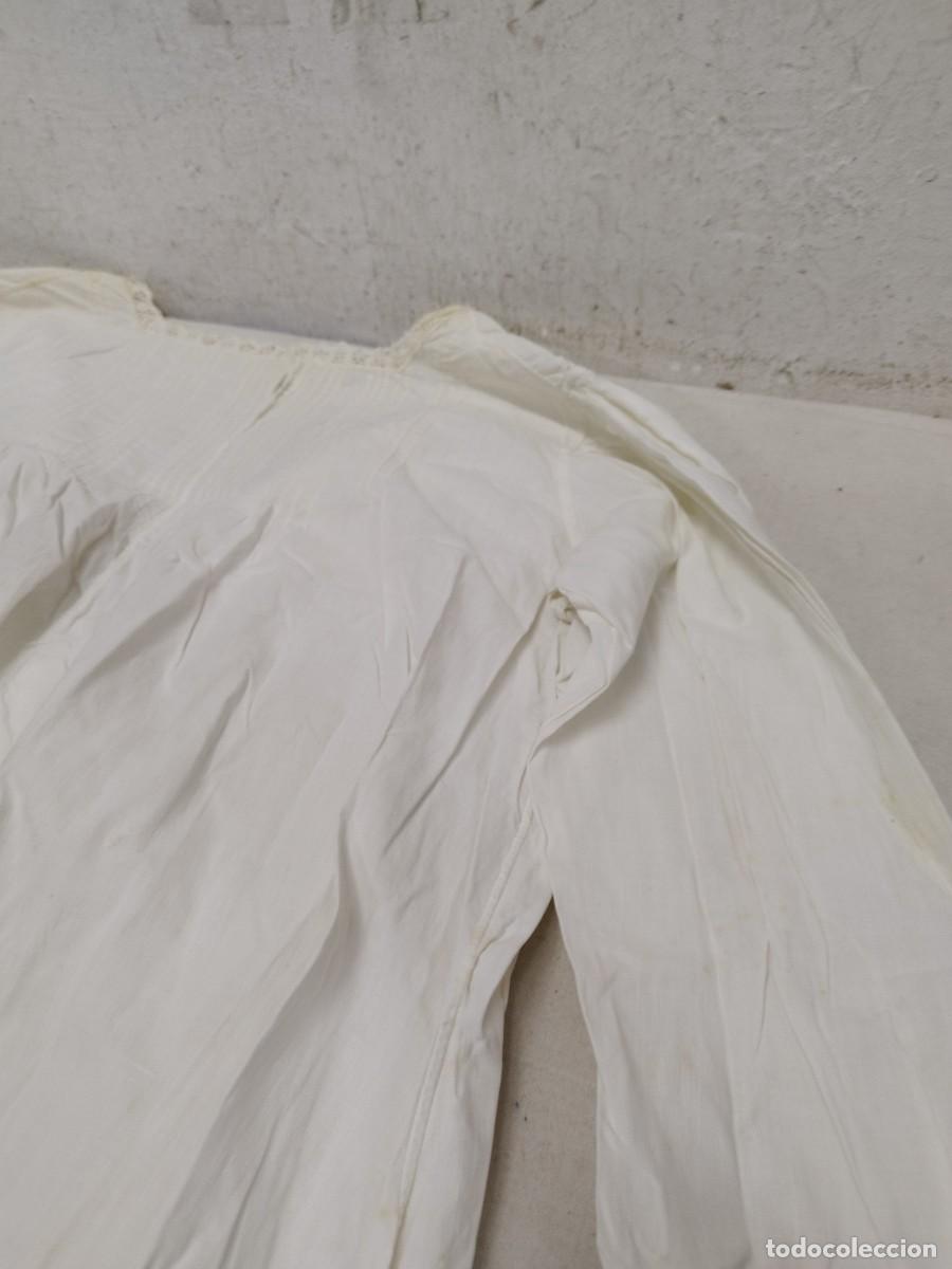Antig&uuml;edades: Antiguo camison de mujer de color blanco. - Foto 6