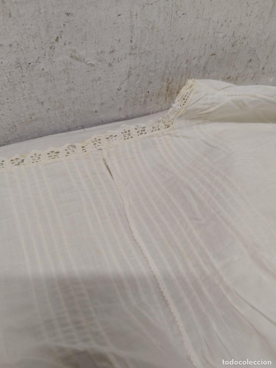 Antig&uuml;edades: Antiguo camison de mujer de color blanco. - Foto 7