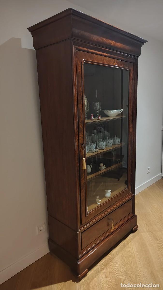 Antig&uuml;edades: Vitrina antigua buen estado - Foto 8