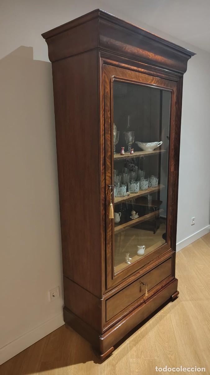 Antig&uuml;edades: Vitrina antigua buen estado - Foto 10