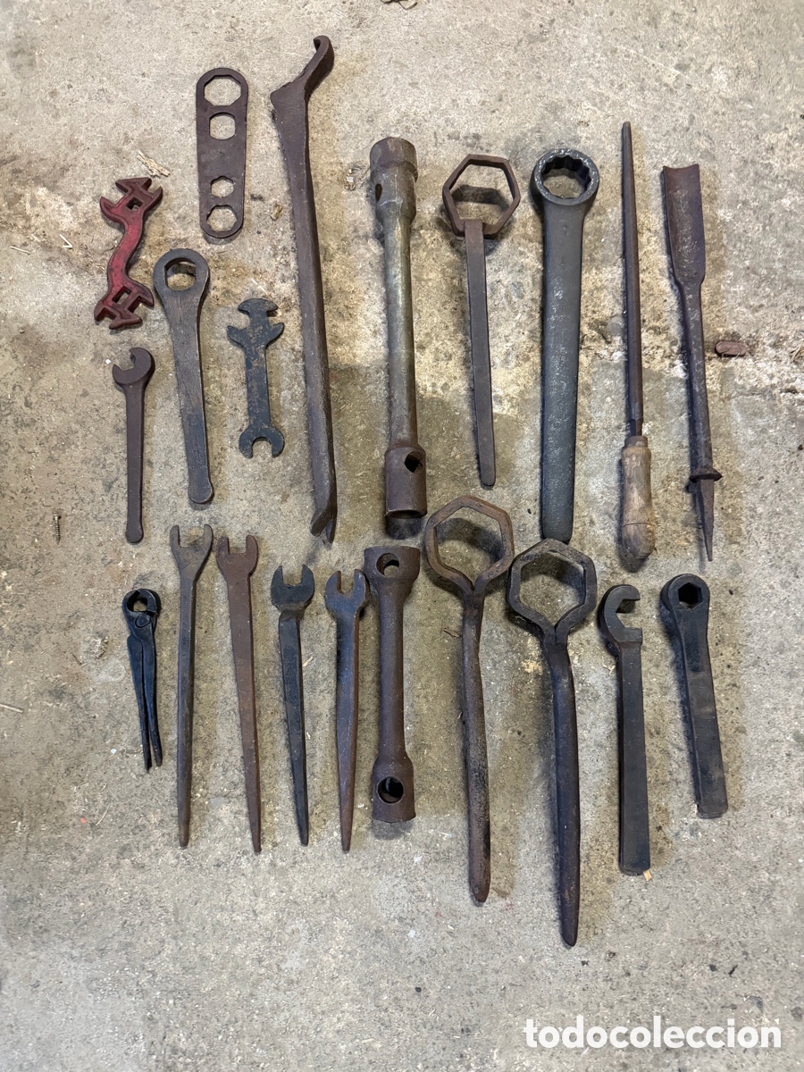 Antig&uuml;edades: Lote herramientas antiguas de hierro - Foto 1