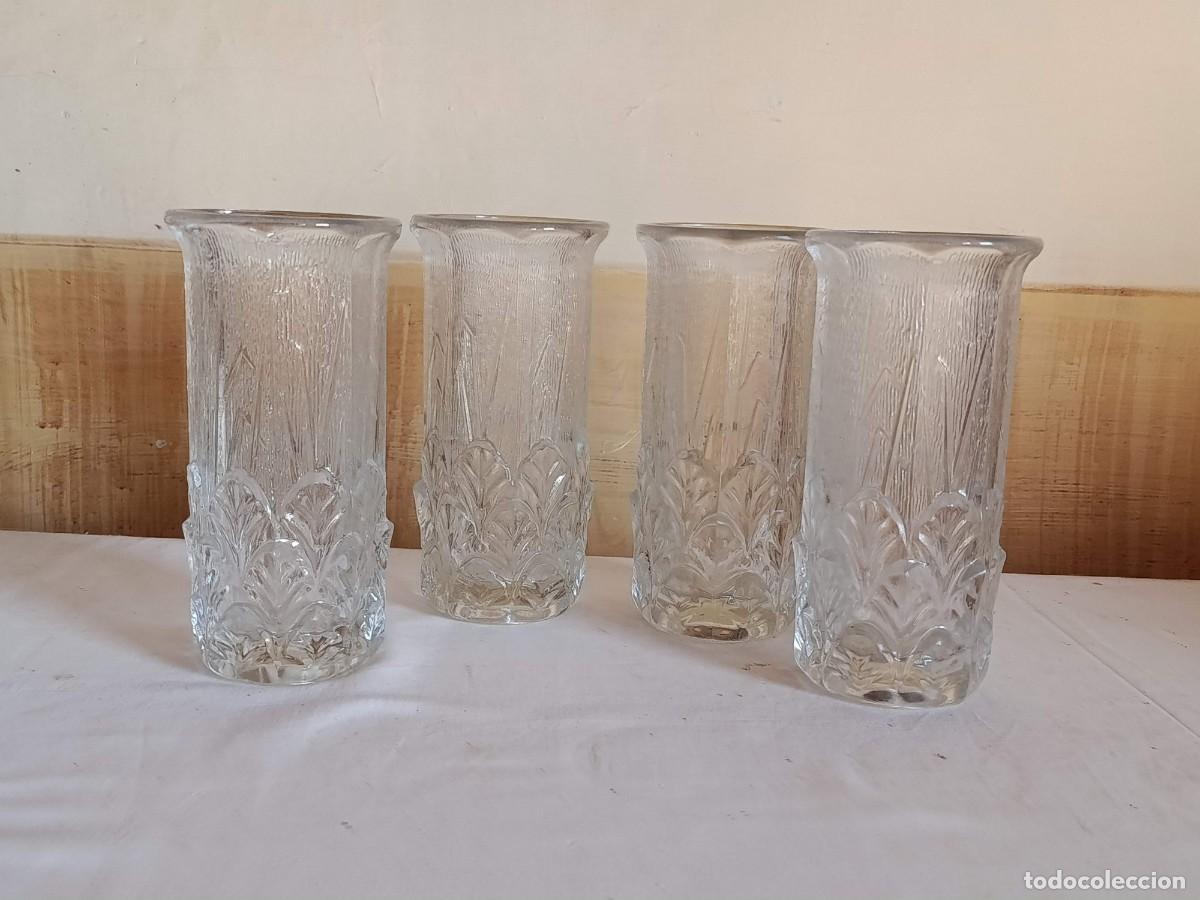 Antig&uuml;edades: Lote 4 jarrones o floreros de cristal - Foto 1