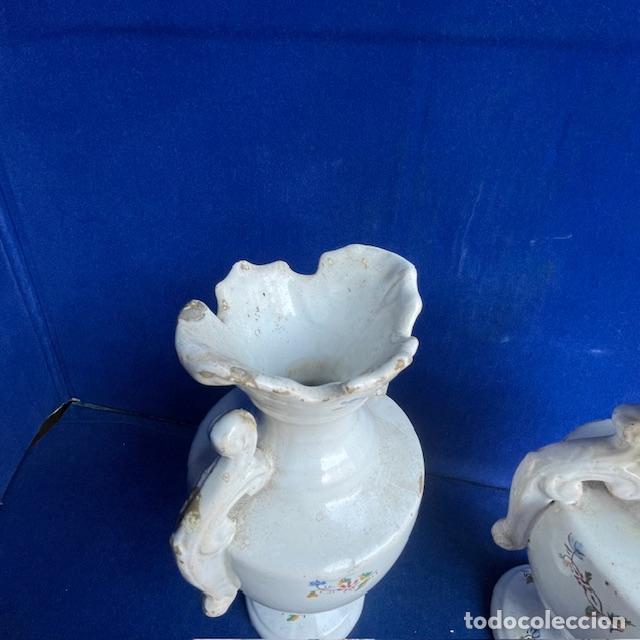Antig&uuml;edades: PAREJA JARRONES PORCELANA MANISES - Foto 3