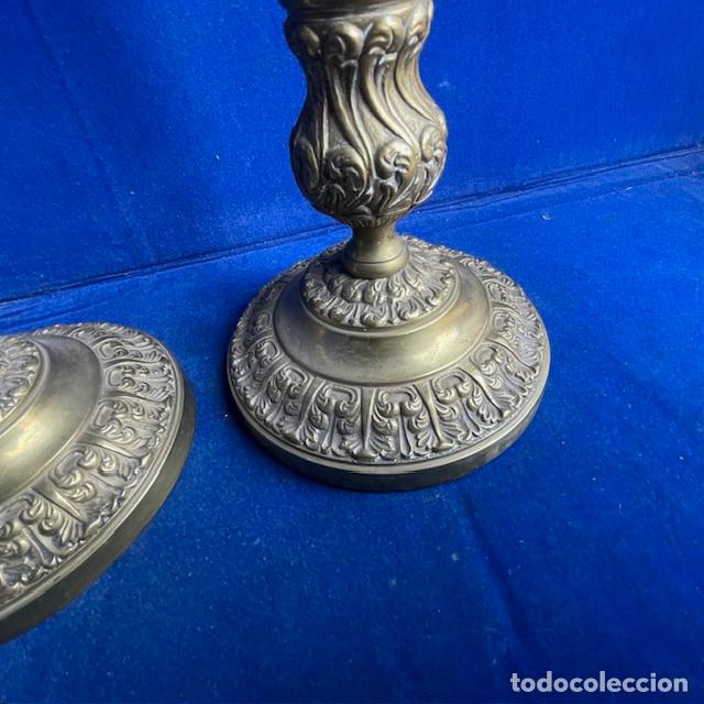 Antig&uuml;edades: PAREJA CANDELABROS BRONCE ANTIGUOS - Foto 3