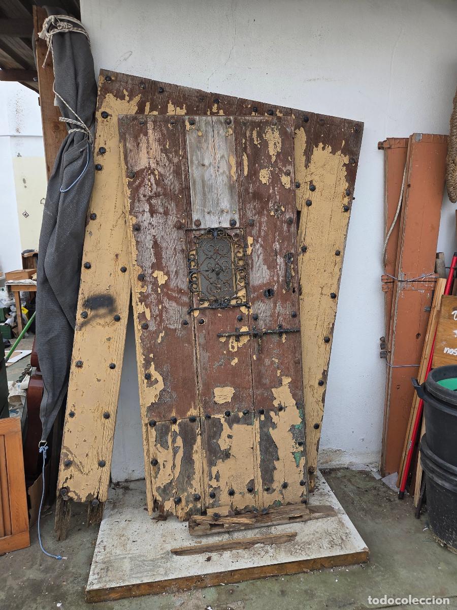 Antig&uuml;edades: puerta de madera antigua - Foto 1