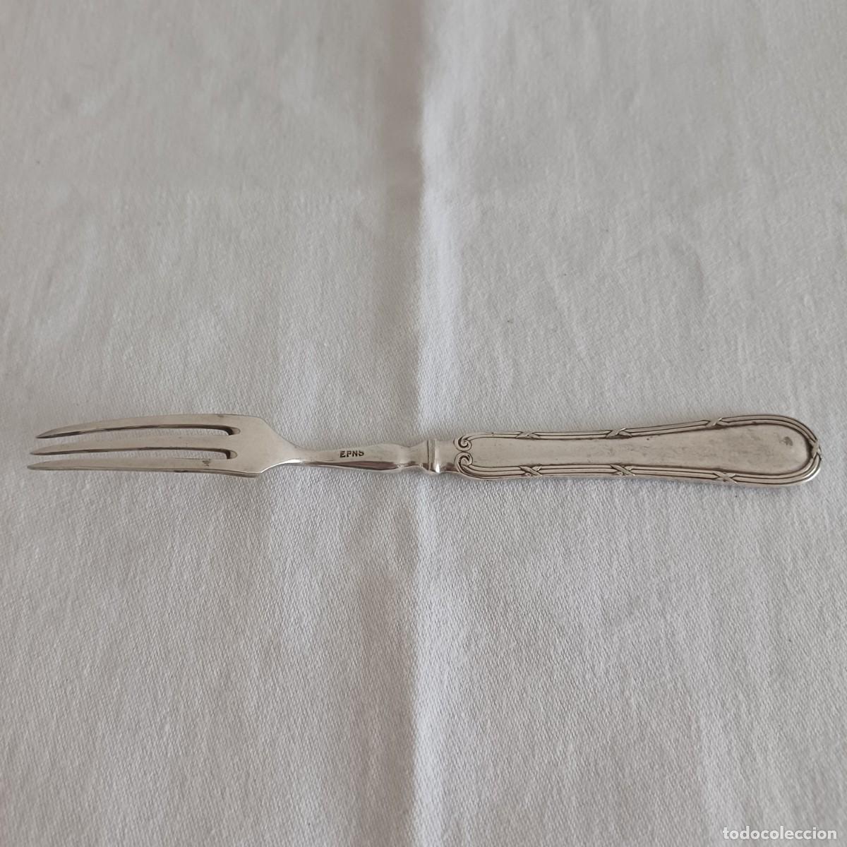 Antig&uuml;edades: Antique Silverplate Cocktail Fork - 15cm - Foto 2