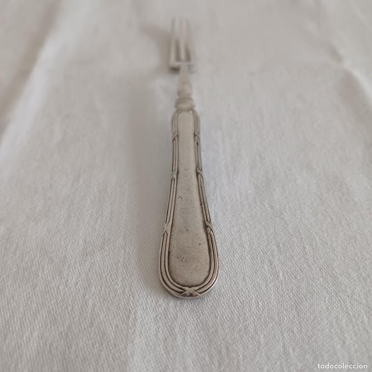 Antig&uuml;edades: Antique Silverplate Cocktail Fork - 15cm - Foto 3