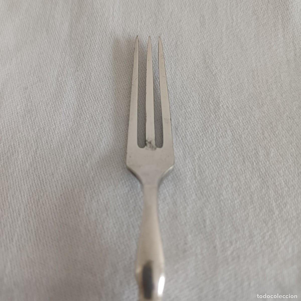 Antig&uuml;edades: Antique Silverplate Cocktail Fork - 15cm - Foto 4