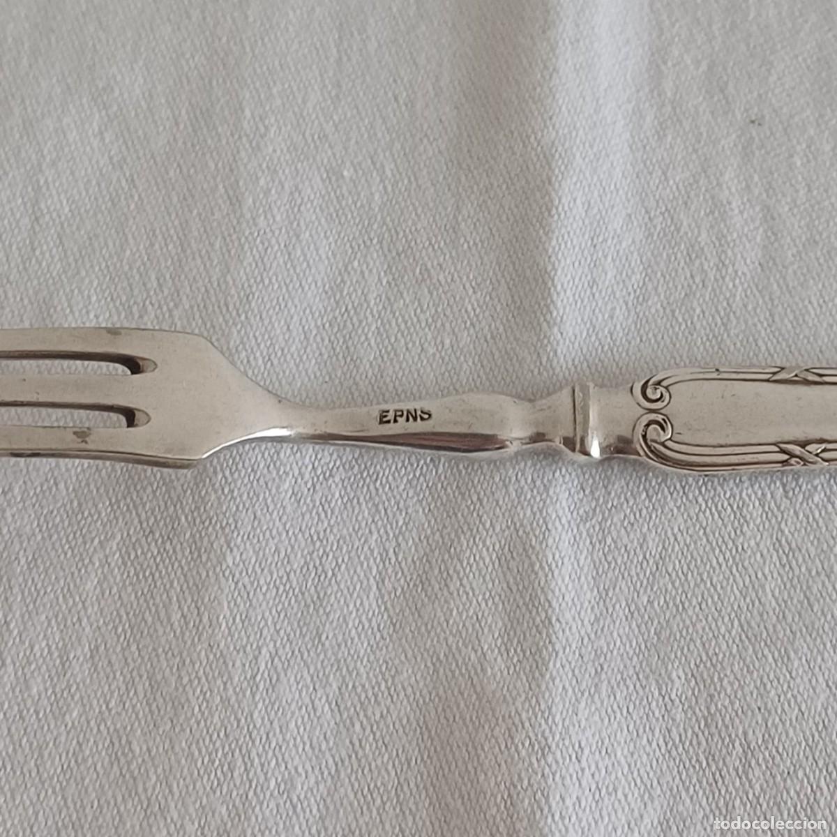 Antig&uuml;edades: Antique Silverplate Cocktail Fork - 15cm - Foto 7