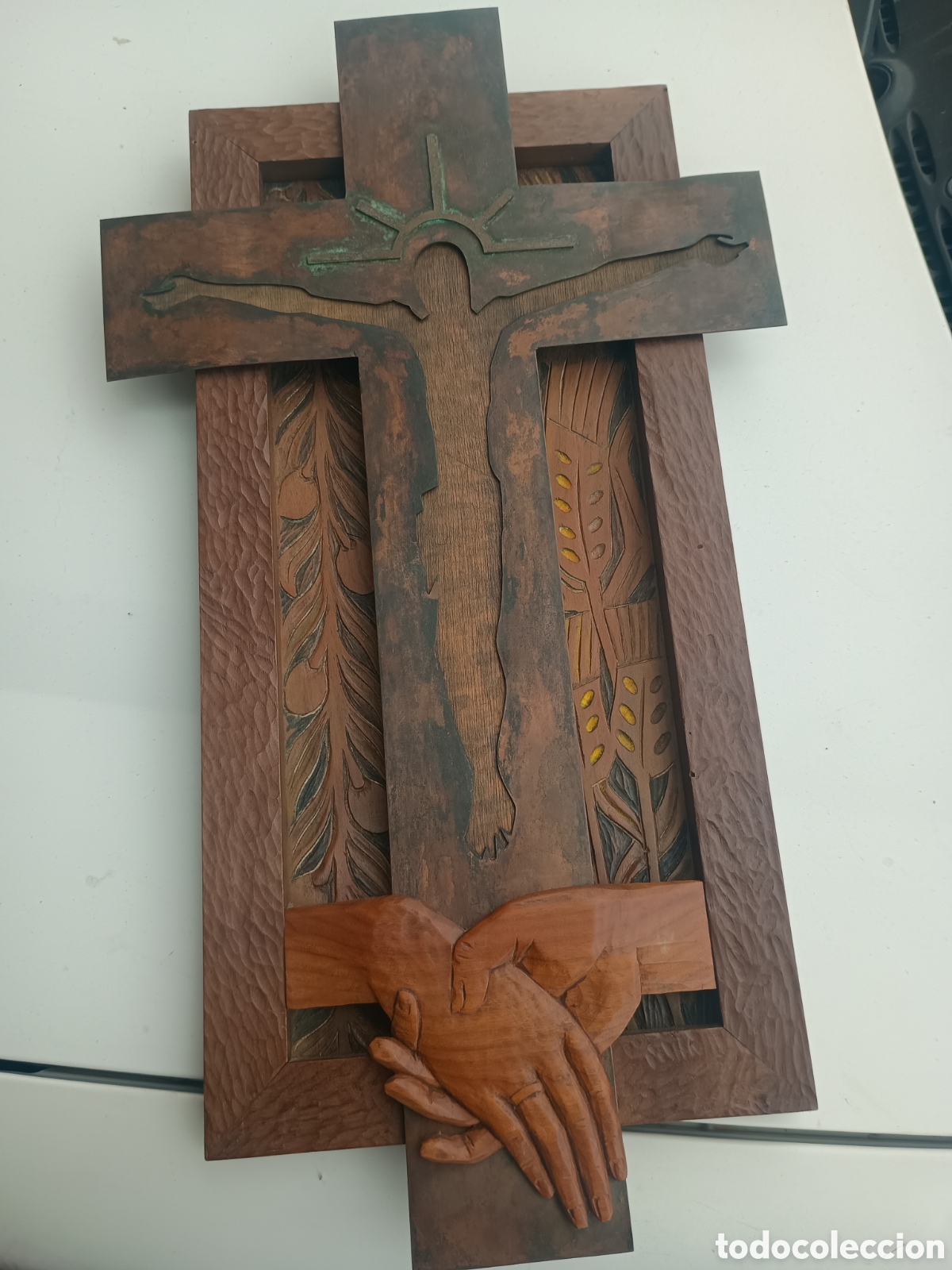 Antig&uuml;edades: Cruz de madera y cobr&eacute; - Foto 1
