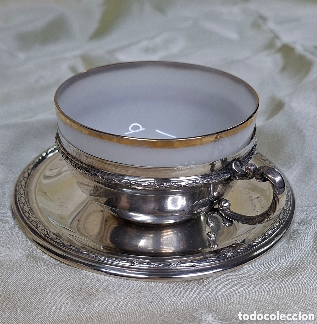 Antig&uuml;edades: Taza de plata 916 y opalina blanca - Foto 3