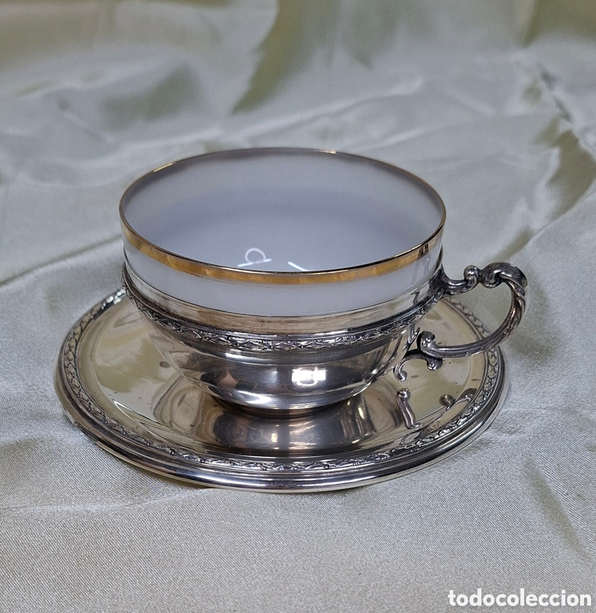 Antig&uuml;edades: Taza de plata 916 y opalina blanca - Foto 1