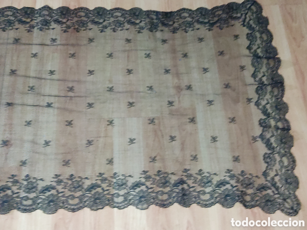 Antig&uuml;edades: Antigua mantilla negra rectangular. - Foto 2