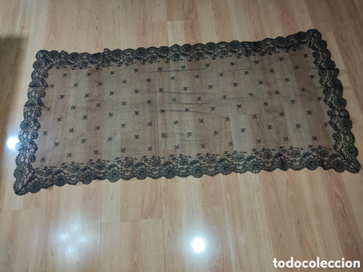 Antig&uuml;edades: Antigua mantilla negra rectangular. - Foto 5