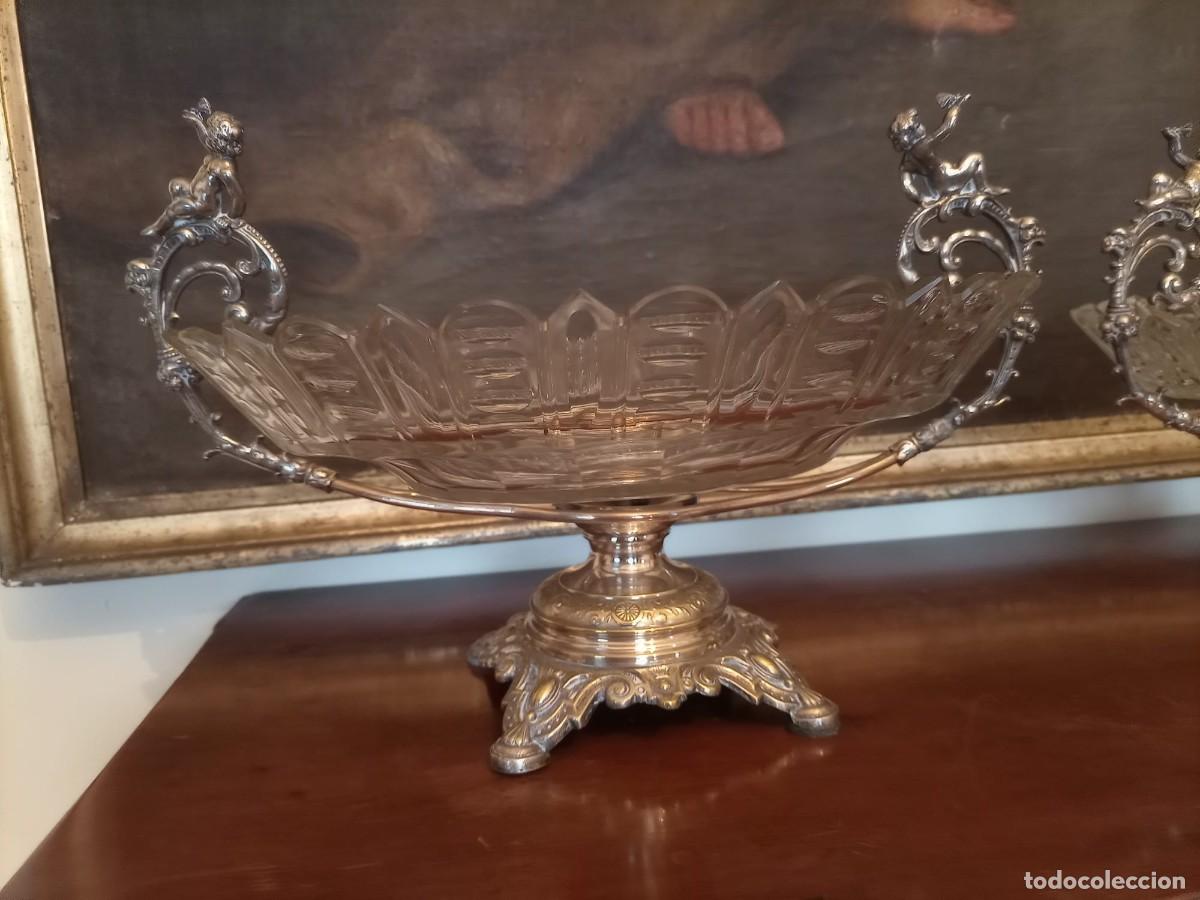 Antig&uuml;edades: Pareja de centros de cristal y plata. finales del XIX - Foto 1