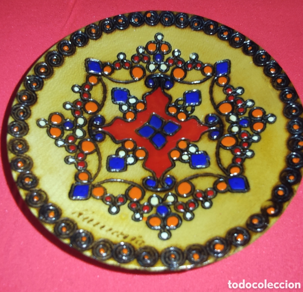 Antig&uuml;edades: Plato de madera Armenia - Foto 1