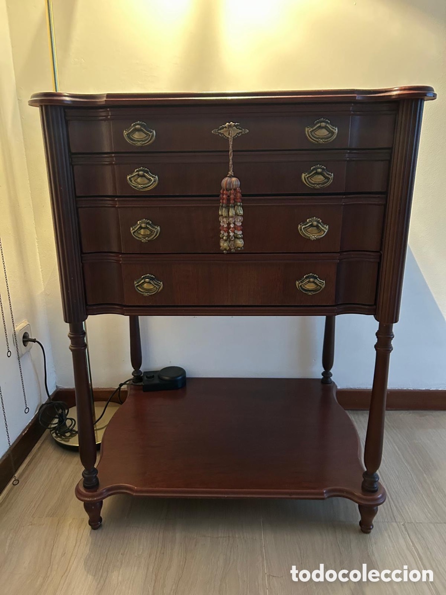 Antig&uuml;edades: Mueble auxiliar de madera - Foto 1