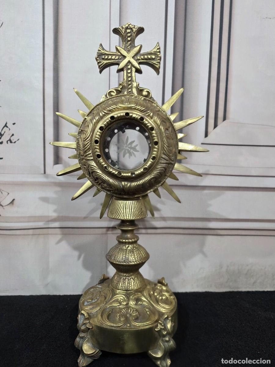 Antig&uuml;edades: Antigua custodia o ostensorio de bronce macizo - Foto 6