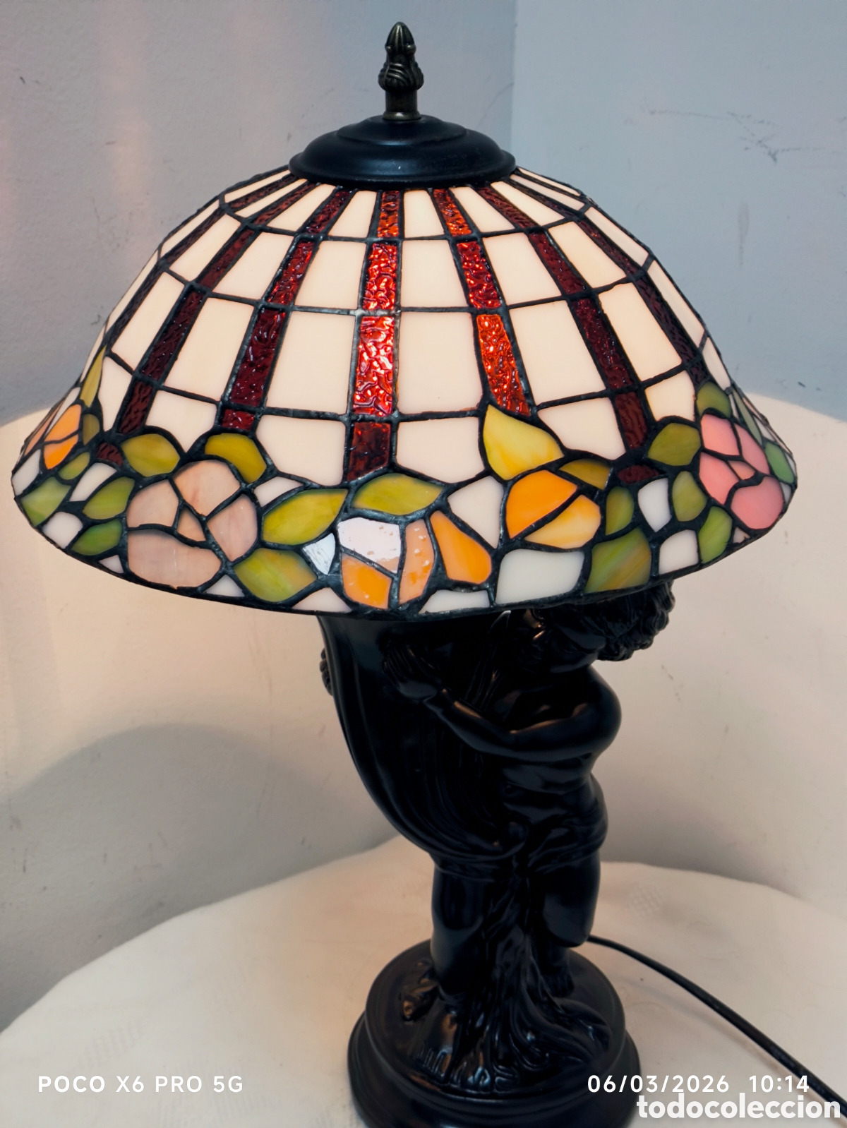 Antig&uuml;edades: Lampara querub&iacute;n con pantalla estilo Tiffany - Foto 5