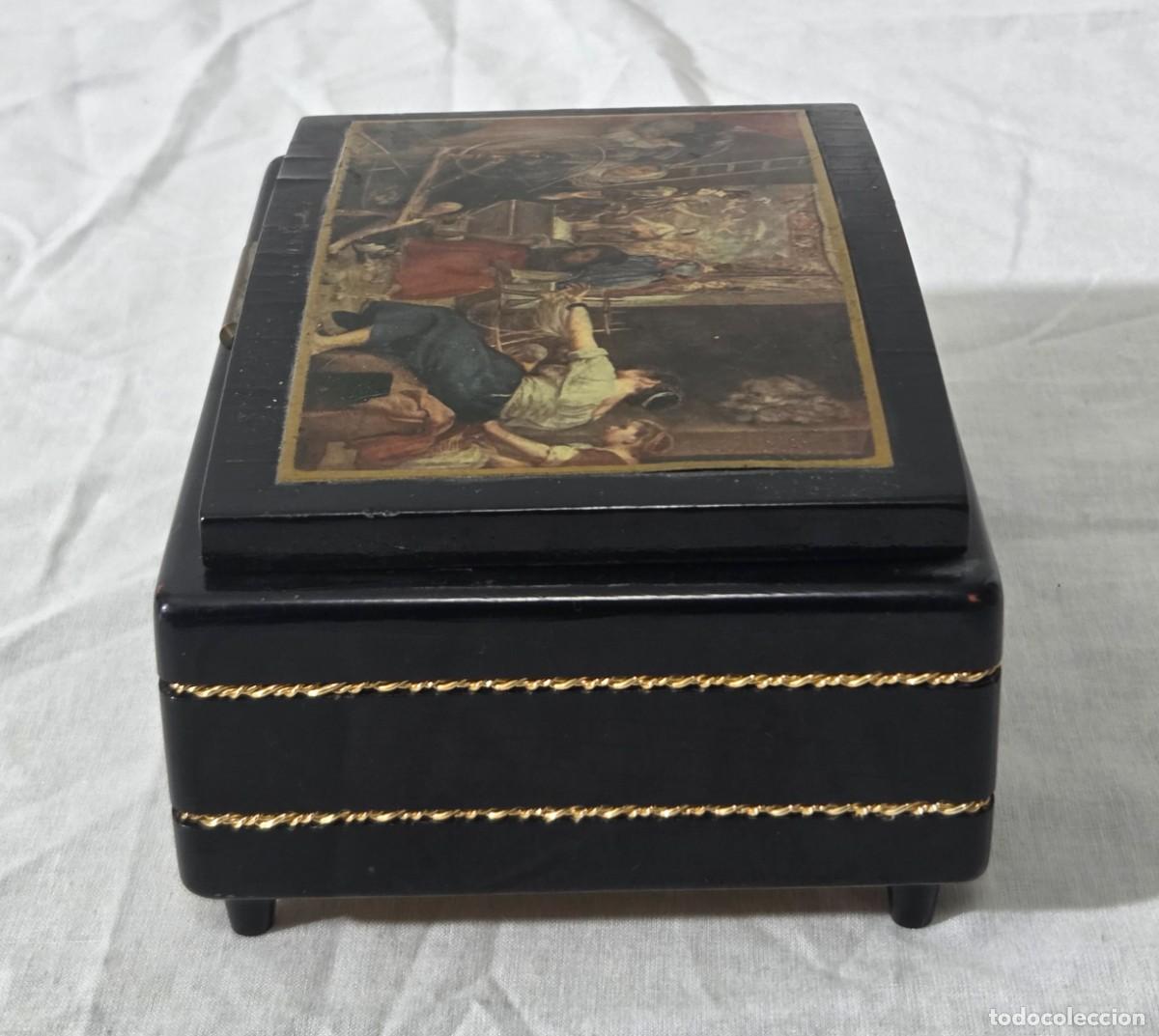 Antig&uuml;edades: Joyero caja musical de madera, funcionando, hilandera - Foto 4