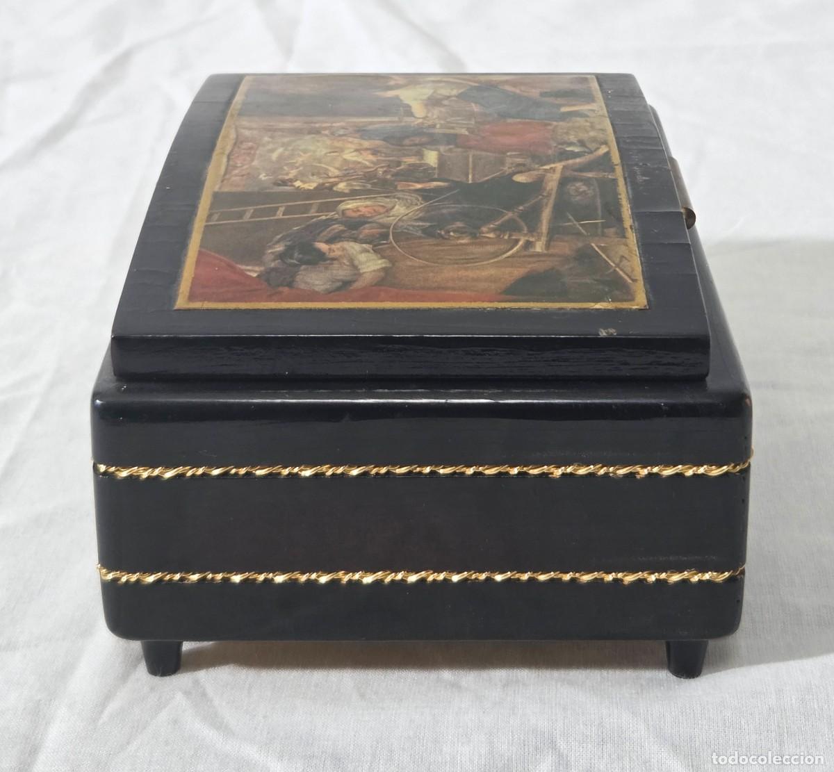 Antig&uuml;edades: Joyero caja musical de madera, funcionando, hilandera - Foto 8