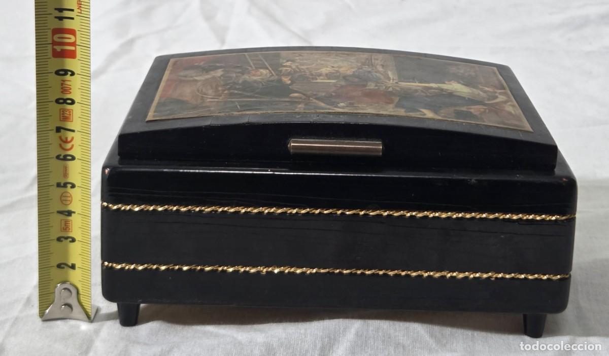 Antig&uuml;edades: Joyero caja musical de madera, funcionando, hilandera - Foto 14