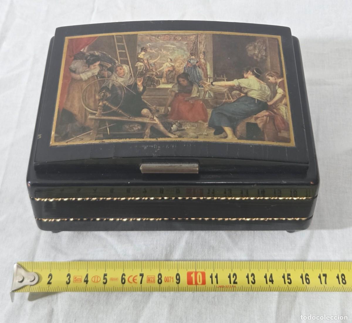 Antig&uuml;edades: Joyero caja musical de madera, funcionando, hilandera - Foto 15