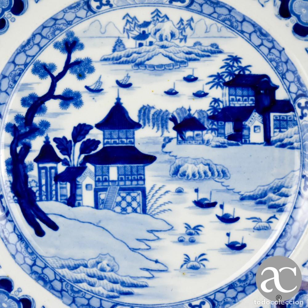 Antig&uuml;edades: Prato porcelana da China decorado com paisagens e pagodes, s&eacute;c. XIX - Foto 2