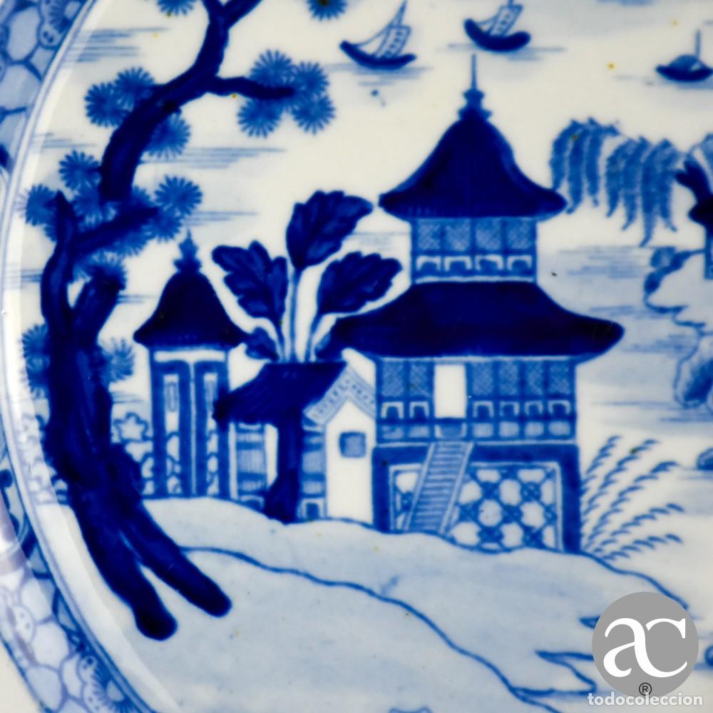Antig&uuml;edades: Prato porcelana da China decorado com paisagens e pagodes, s&eacute;c. XIX - Foto 3