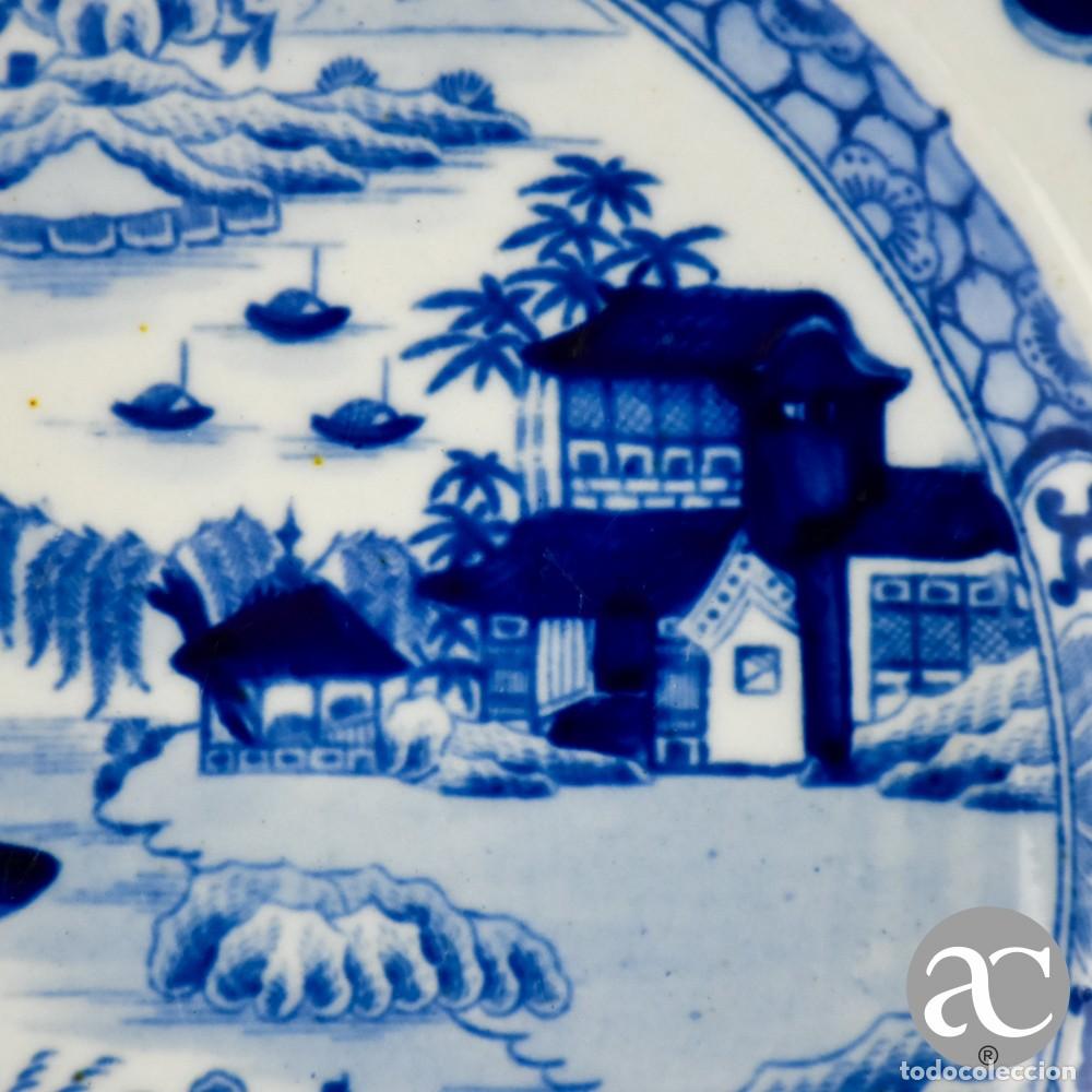 Antig&uuml;edades: Prato porcelana da China decorado com paisagens e pagodes, s&eacute;c. XIX - Foto 4