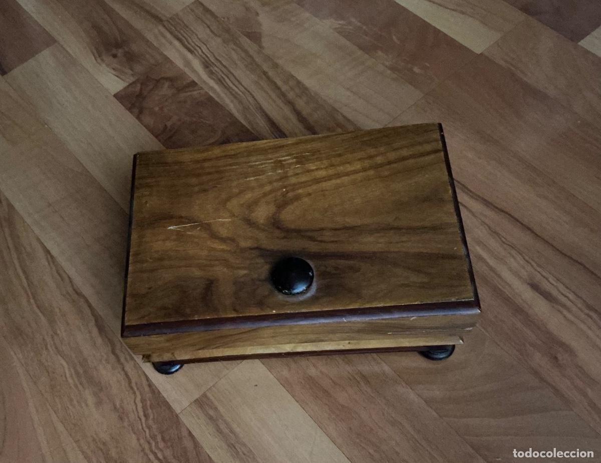Antig&uuml;edades: Caja de madera. A&ntilde;os 70/80. - Foto 10