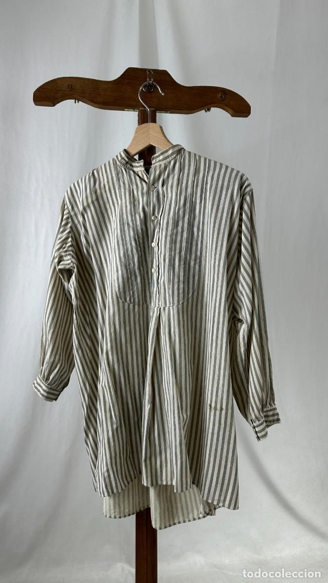 Antig&uuml;edades: Antigua camisa de rayas gris y blanco - Foto 3