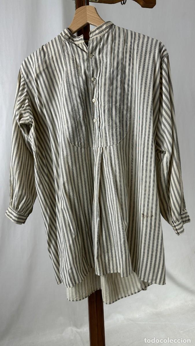 Antig&uuml;edades: Antigua camisa de rayas gris y blanco - Foto 4
