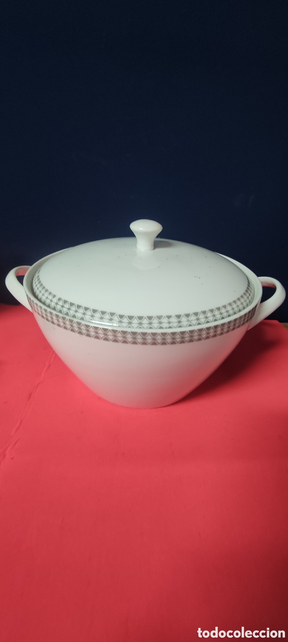 Antig&uuml;edades: Antigua sopera de porcelana - Foto 2