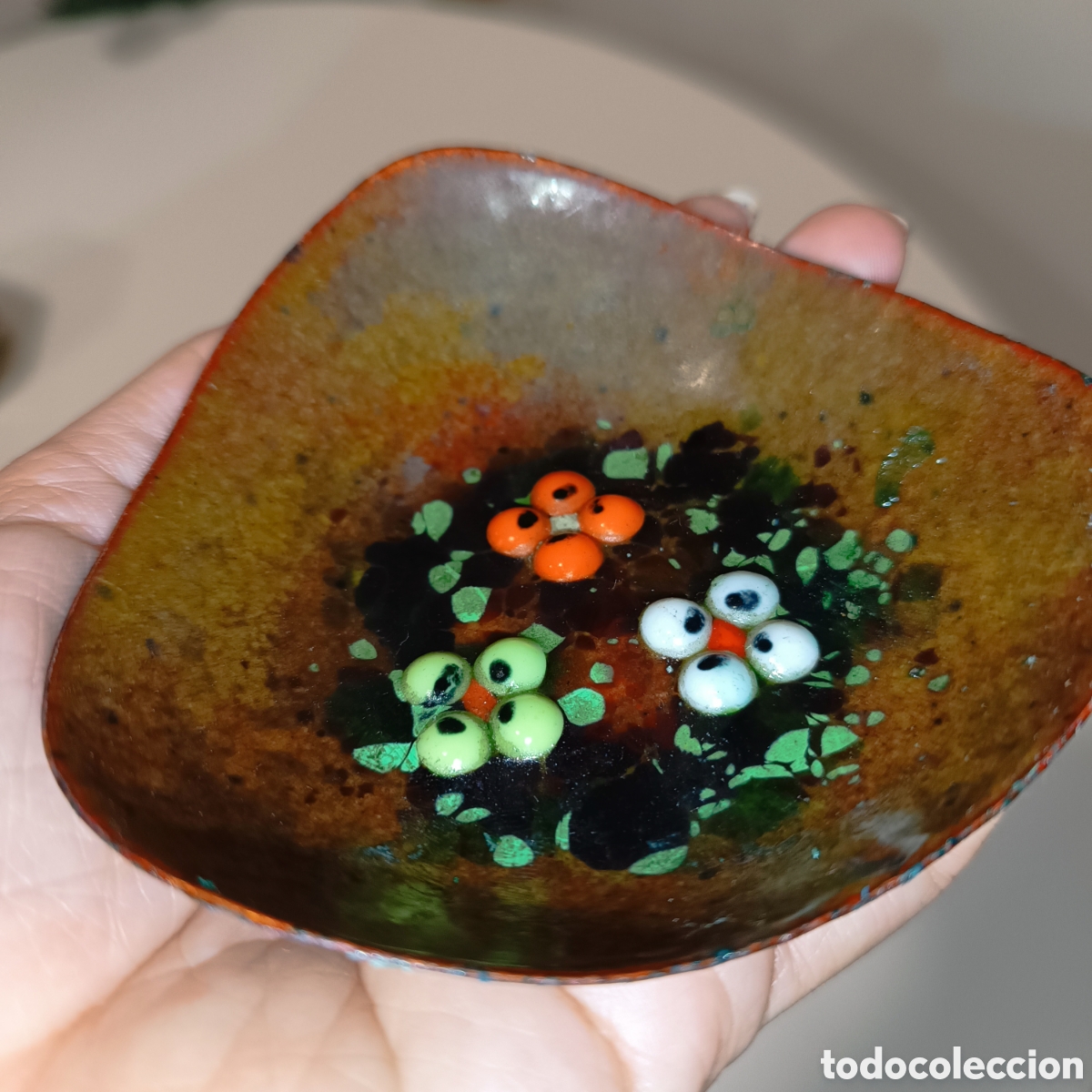 Antig&uuml;edades: Platito decorativo de cobte - Foto 3